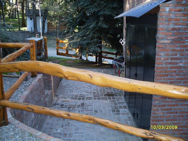 Detras Del Cipres * San Carlos de Bariloche